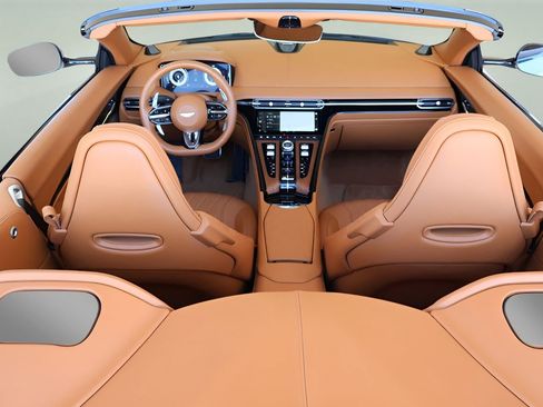 Used 2024 Aston Martin DB12 Convertible image 21
