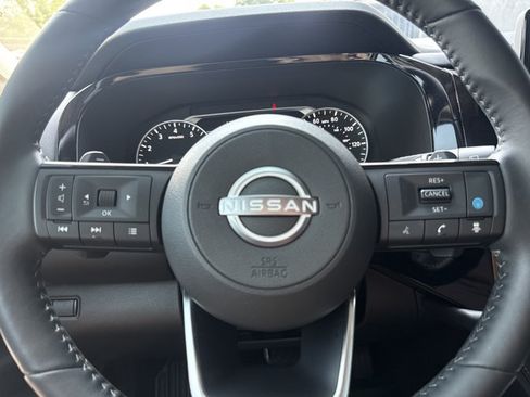 Used 2025 Nissan Pathfinder SL w/ SL Premium Package FWD image 25
