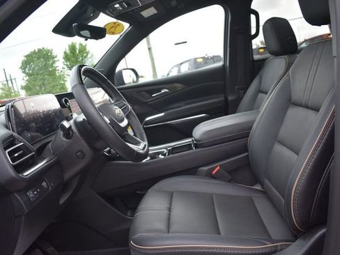New 2025 Chevrolet Traverse High Country w/ LPO, Floor Liner Package FWD image 31