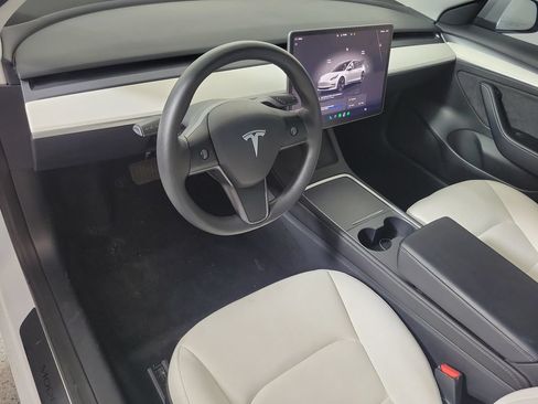 Used 2022 Tesla Model 3 Standard Range RWD image 10