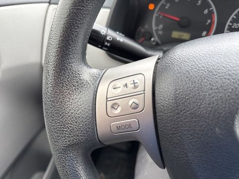 Used 2012 Toyota Corolla LE image 9