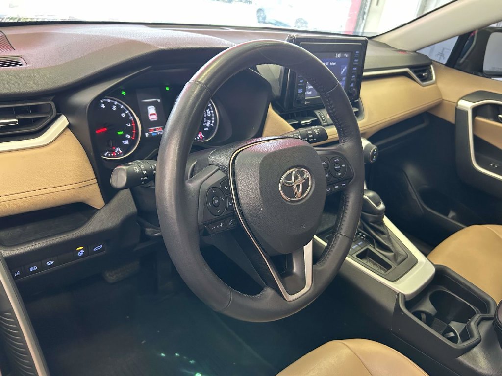 Used 2021 Toyota RAV4 XLE Premium FWD image 13
