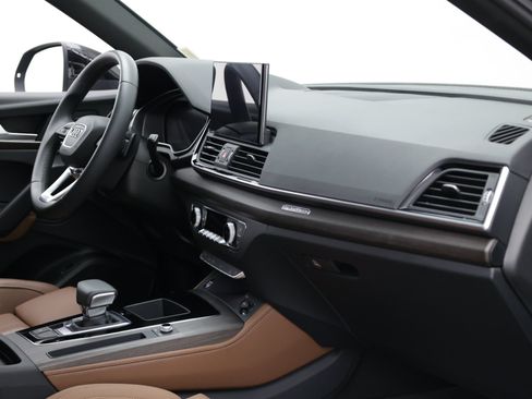 Used 2024 Audi Q5 2.0T Premium Plus w/ Premium Plus Package AWD/4WD image 48
