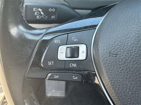 Used 2016 Volkswagen Jetta SE image 18