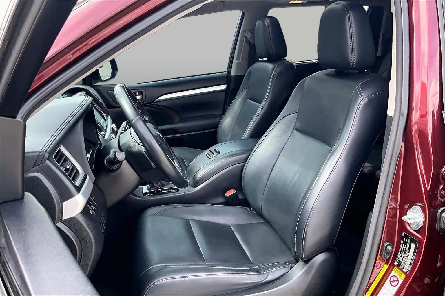 Used 2017 Toyota Highlander XLE FWD image 8