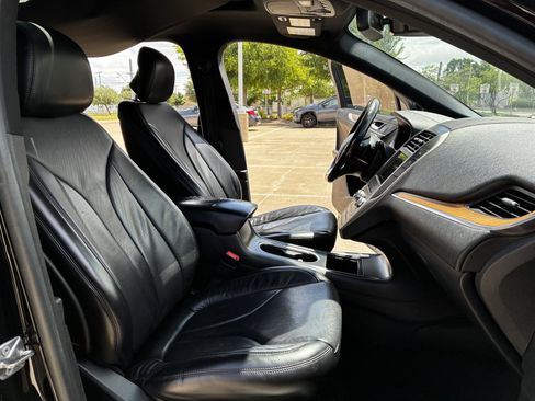 Used 2019 Lincoln MKC Reserve w/ MKC Climate Package FWD image 22