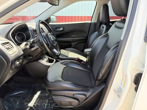 Used 2018 Jeep Compass Latitude FWD image 21