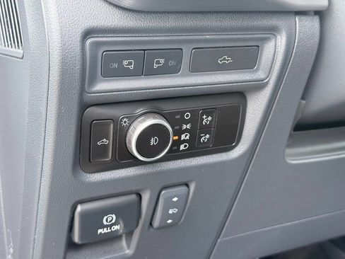 Used 2023 Ford F150 Lariat w/ Equipment Group 502A High AWD/4WD image 17