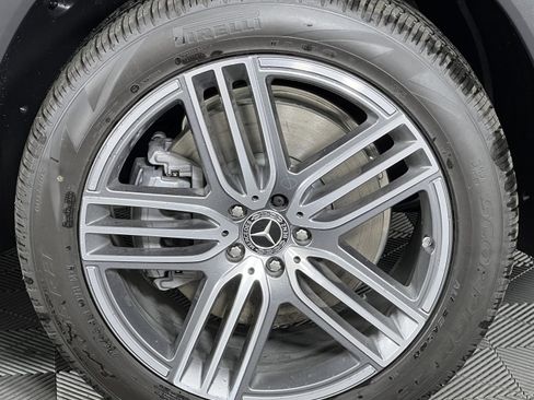 New 2025 Mercedes-Benz GLS 450 4MATIC image 15