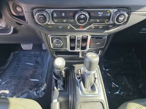 Used 2024 Jeep Wrangler High Altitude image 26