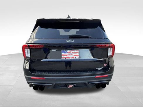 Used 2025 Ford Explorer ST image 5