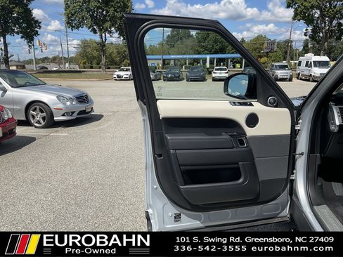 Used 2022 Land Rover Range Rover Sport HSE Silver Edition image 9