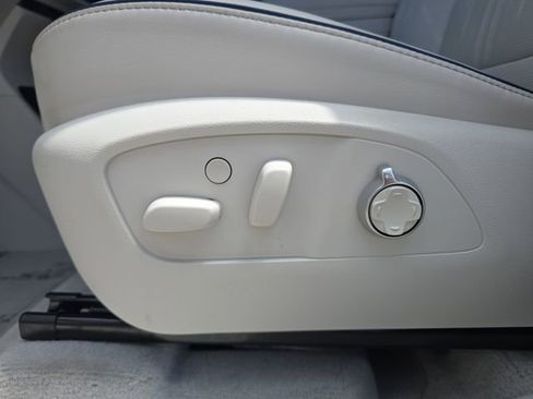 Used 2025 Buick Enclave Avenir w/ Super Cruise Package FWD image 16