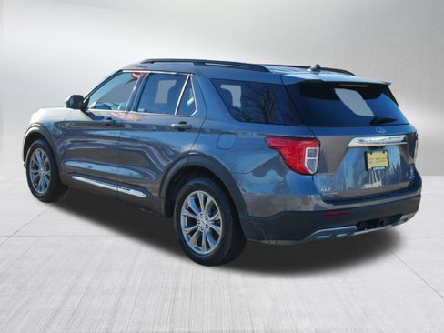 Certified 2022 Ford Explorer XLT w/ Equipment Group 202A image 5