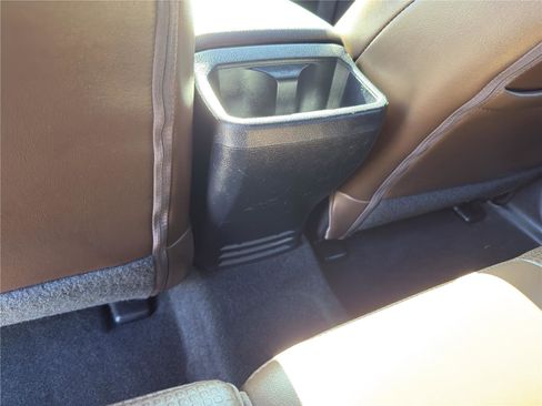 Used 2019 Toyota Tacoma Limited image 15