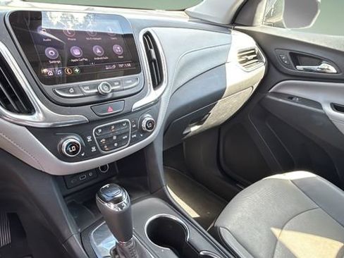 Used 2020 Chevrolet Equinox Premier image 17