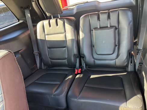 Used 2016 Ford Explorer XLT w/ Equipment Group 202A image 21