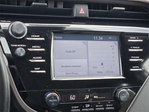 Used 2019 Toyota Camry SE image 18