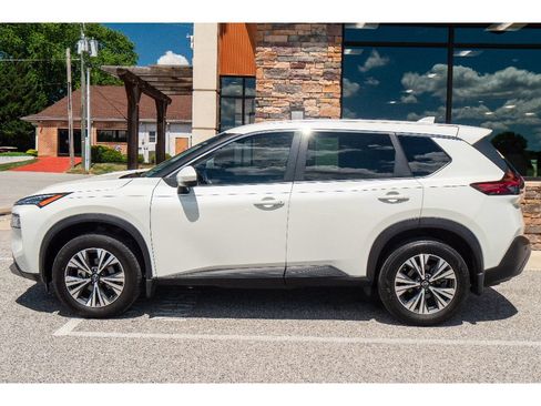 Used 2023 Nissan Rogue SV AWD/4WD image 6