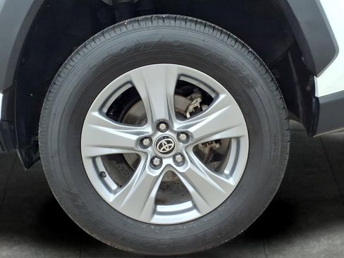 Used 2022 Toyota RAV4 XLE FWD image 9