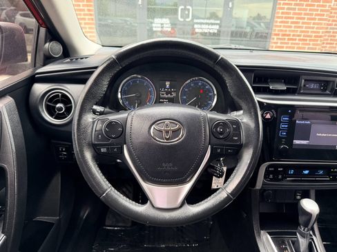 Used 2017 Toyota Corolla SE w/ Carpet Mat Package (TMS) FWD image 10