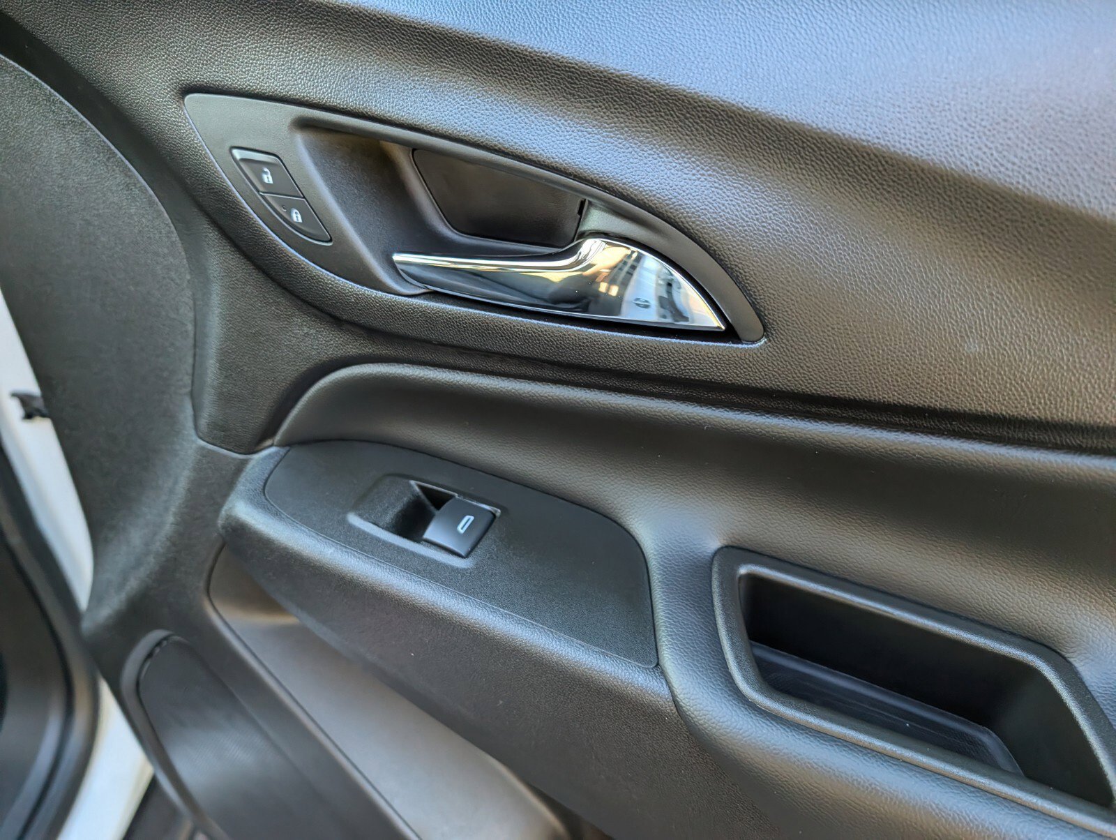 Used 2024 Chevrolet Equinox LT AWD/4WD image 23