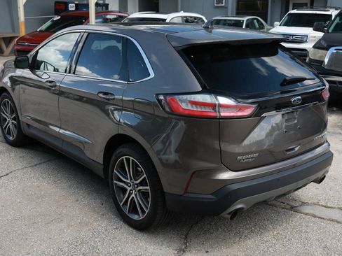 Used 2019 Ford Edge Titanium w/ Cold Weather Package AWD/4WD image 4