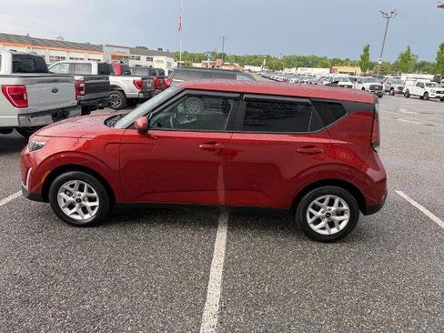 Used 2025 Kia Soul LX w/ LX Technology Package FWD image 5