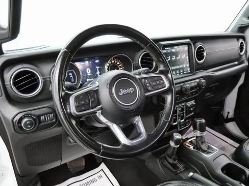 Used 2020 Jeep Gladiator Overland AWD/4WD image 12