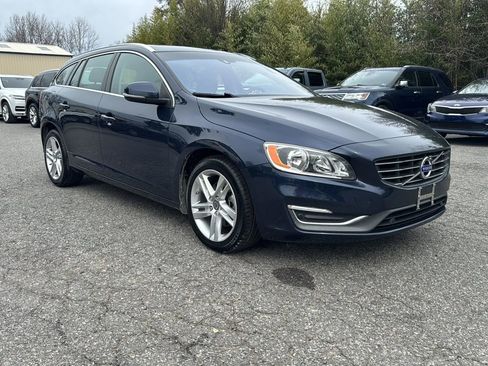 Used 2015 Volvo V60 T5 Premier image 3