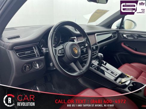 Used 2022 Porsche Macan w/ Premium Package Plus AWD/4WD image 15