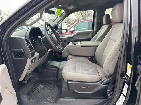 Used 2021 Ford F250 XLT w/ XLT Premium Package image 8