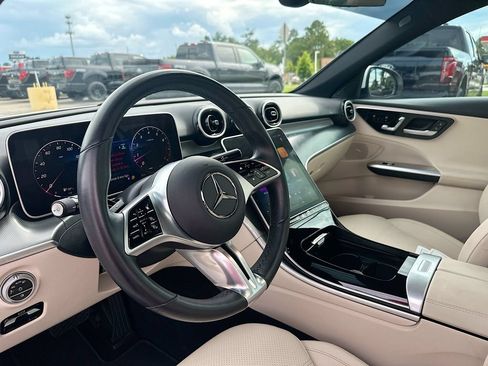 Used 2025 Mercedes-Benz C 300 Sedan image 10