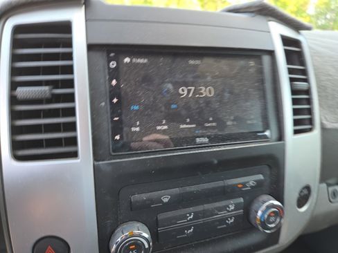 Used 2016 Nissan Frontier SV image 10