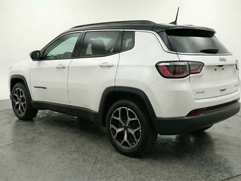 Used 2025 Jeep Compass Limited image 6
