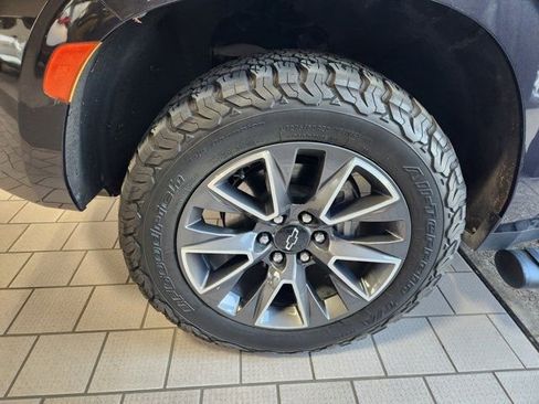 Used 2023 Chevrolet Tahoe Z71 w/ Z71 Off-Road Package image 17