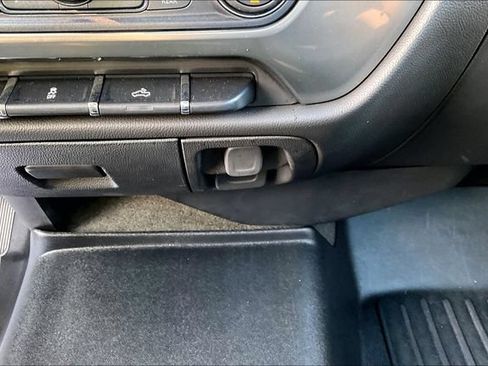 Used 2018 Chevrolet Silverado 1500 LT w/ All Star Edition AWD/4WD image 33