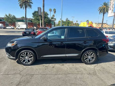 Used 2017 Mitsubishi Outlander ES image 9