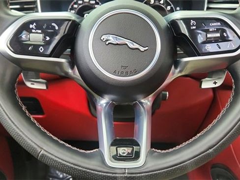 Used 2022 Jaguar F-PACE SVR image 41