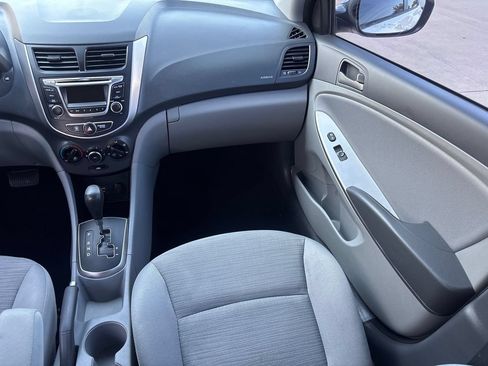 Used 2017 Hyundai Accent SE FWD image 12