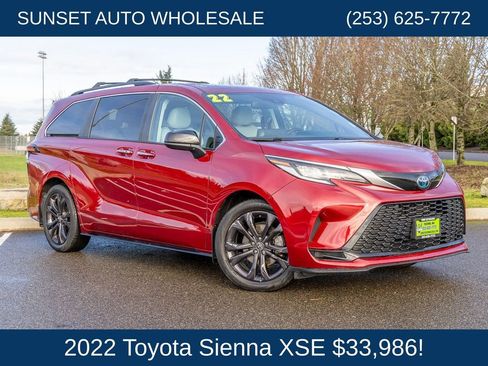Used 2022 Toyota Sienna XSE FWD image 29
