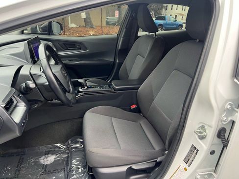 Used 2024 Toyota Prius LE image 7