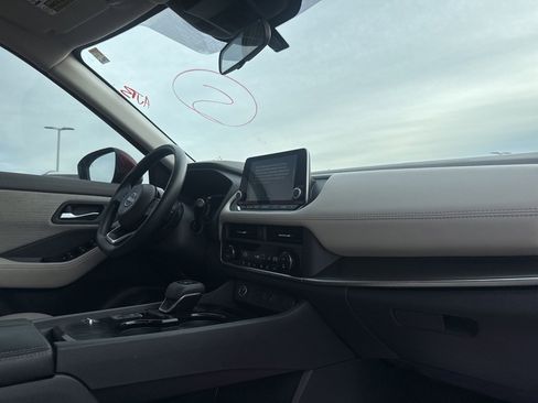 Certified 2023 Nissan Rogue SV image 10