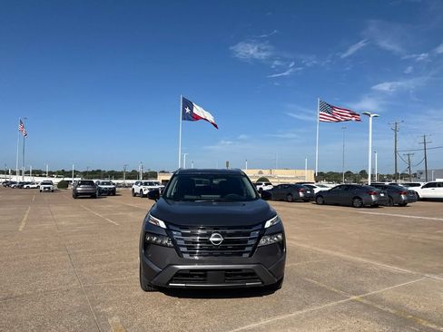 Certified 2026 Nissan Rogue SL FWD image 5
