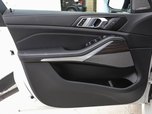 Certified 2024 BMW X5 xDrive40i w/ M Sport Package AWD/4WD image 9