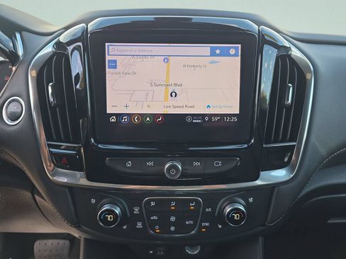 Used 2022 Chevrolet Traverse Premier AWD/4WD image 19