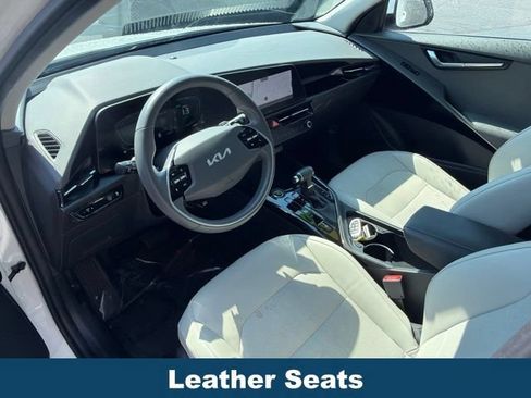 Used 2023 Kia Niro EX FWD image 4
