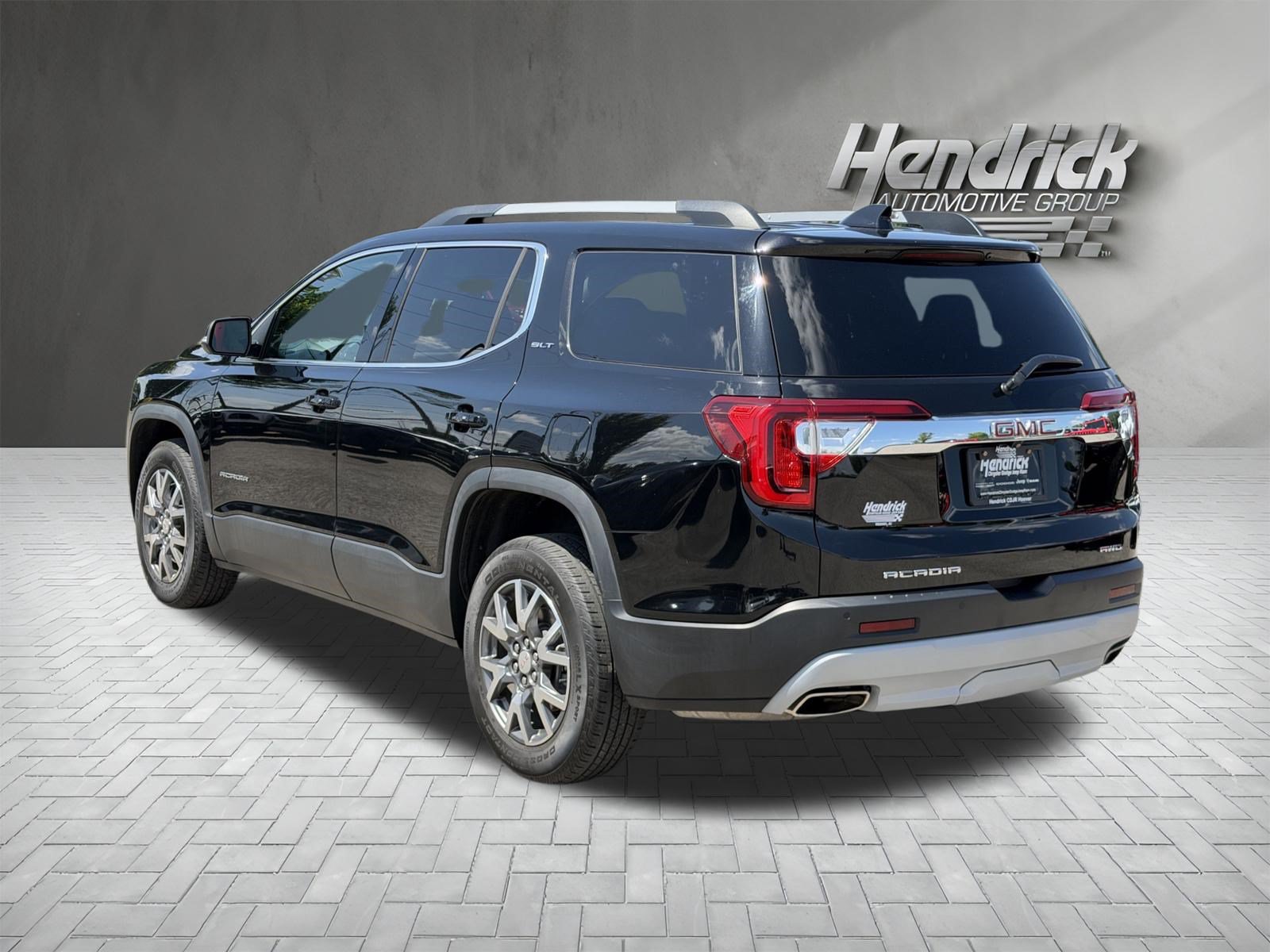 Used 2023 GMC Acadia SLT w/ Technology Package AWD/4WD image 8