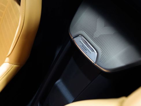 Used 2020 Chevrolet Corvette Stingray Premium Cpe w/ 3LT Preferred Equipment Group image 39