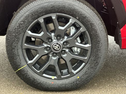 New 2026 Toyota Tundra Platinum image 32